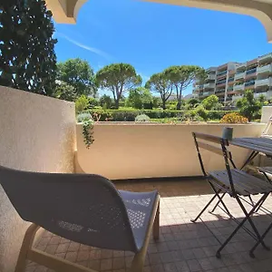 superbe-studio-avec-piscine-antibes.fr-provencehotel.com/